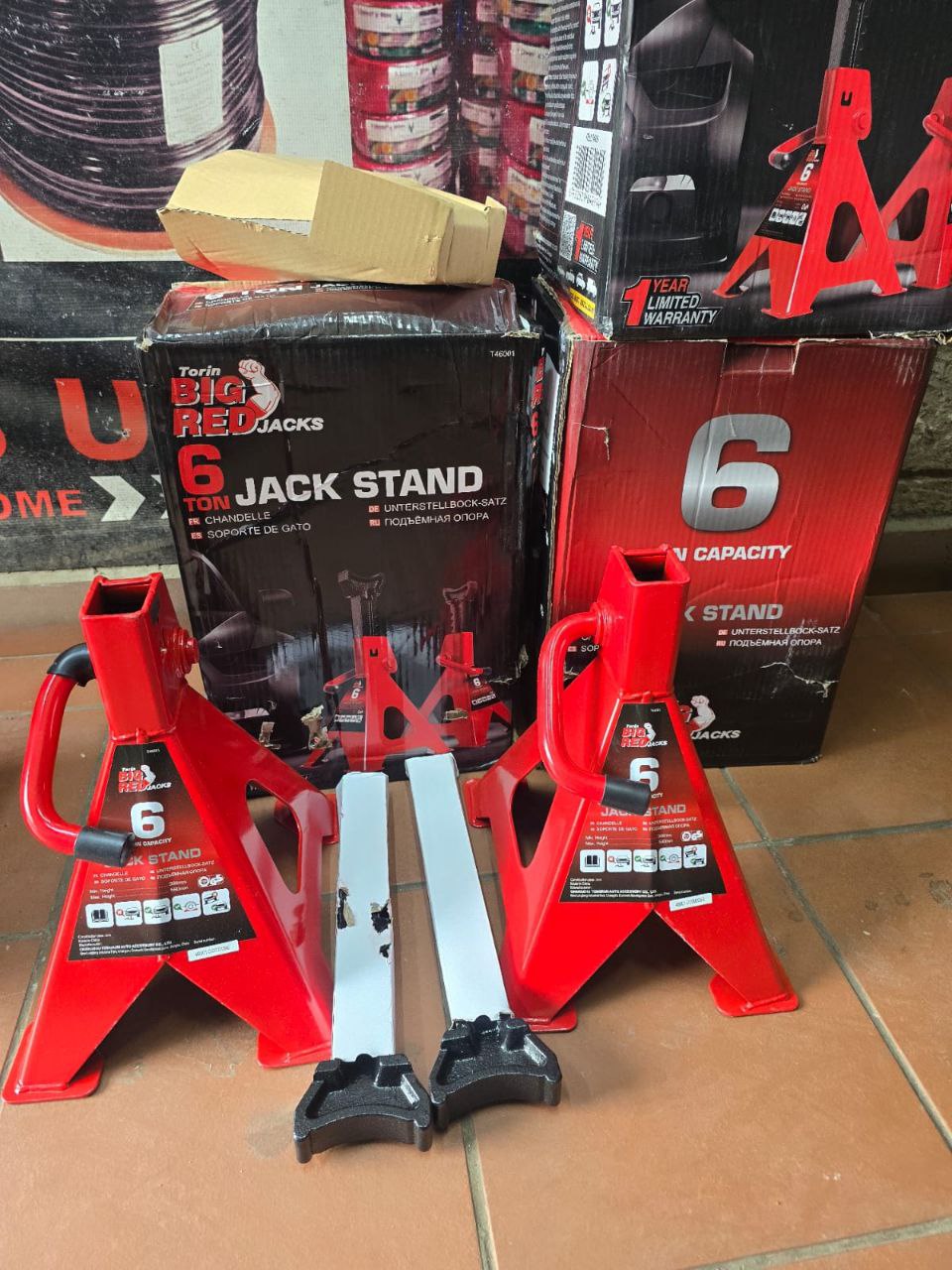 4a7fb954-8802-4e9a-9657-cf475bea7ce8 6tonne jack stand 2pcs set - Image 1