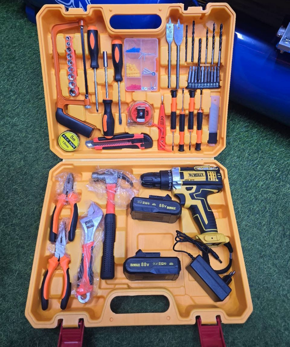 a67a91f3-22f8-49e7-911c-e71f1fd9f58f Dewalt Cordless drill set - Image 1