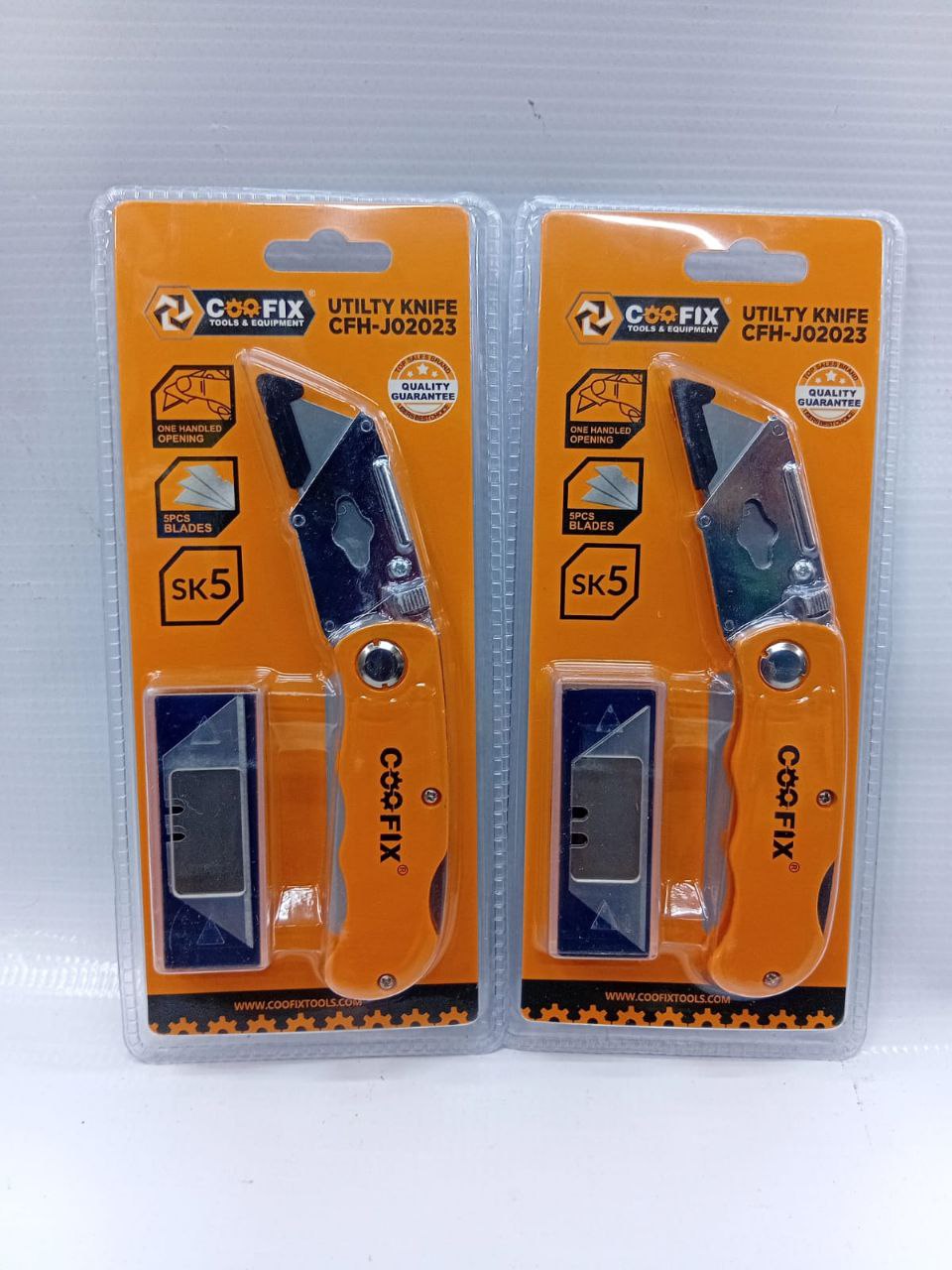 078e55fb-4ec2-4194-a78e-a96ced6a7c6b Coofix Utility knife with five blades - Image 1