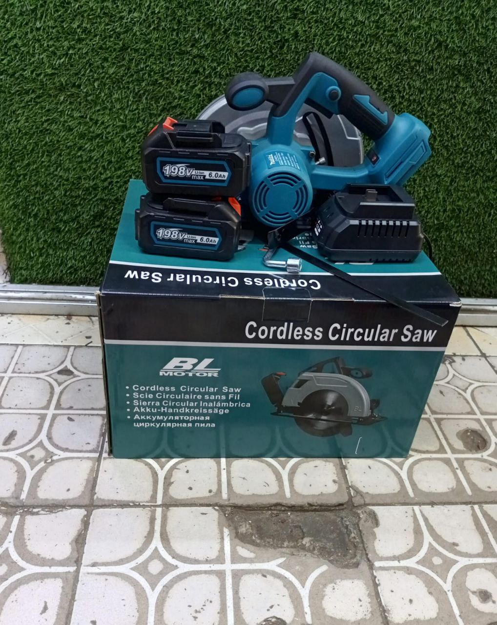 945f0dd0-52fe-40f8-8231-2f1f2a9d337d Makita cordless circular saw - Image 1