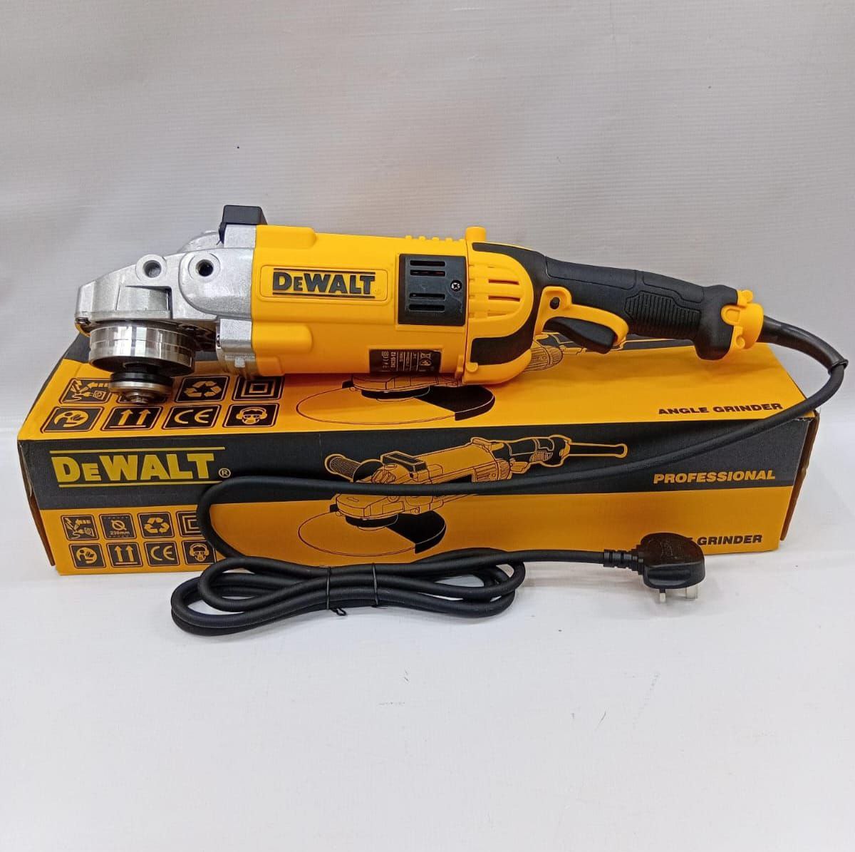 ad937e9d-6efa-479d-b1b6-eb87154bd5f4 Dewalt angle grinder 9' - Image 1
