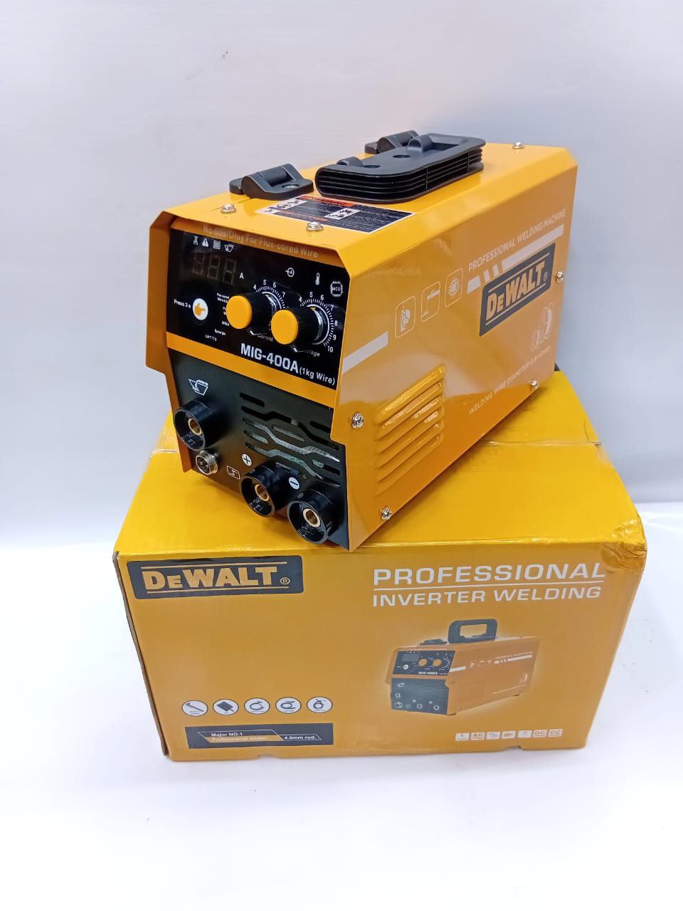 1d7f8dc2-be18-4bab-9efb-62fe1985ebf8 Dewalt Mig-400 inverter welding machine - Image 1