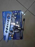 Pipe flaring tool set