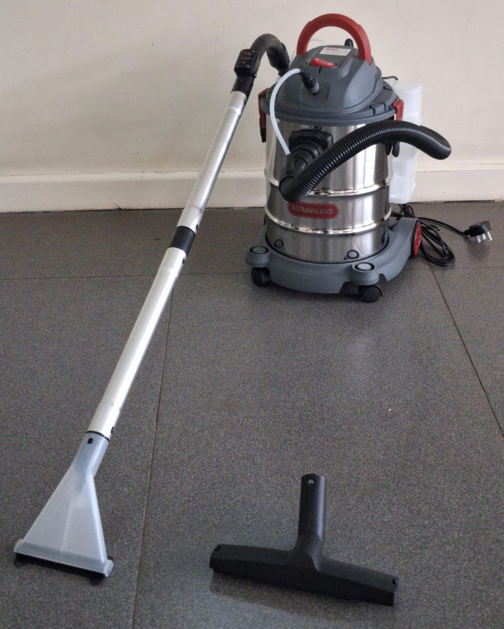 2164ccc2-02ab-4545-be54-00a4895d87ea Astramilano (Small) Carpet Cleaner 25 litres - Image 1