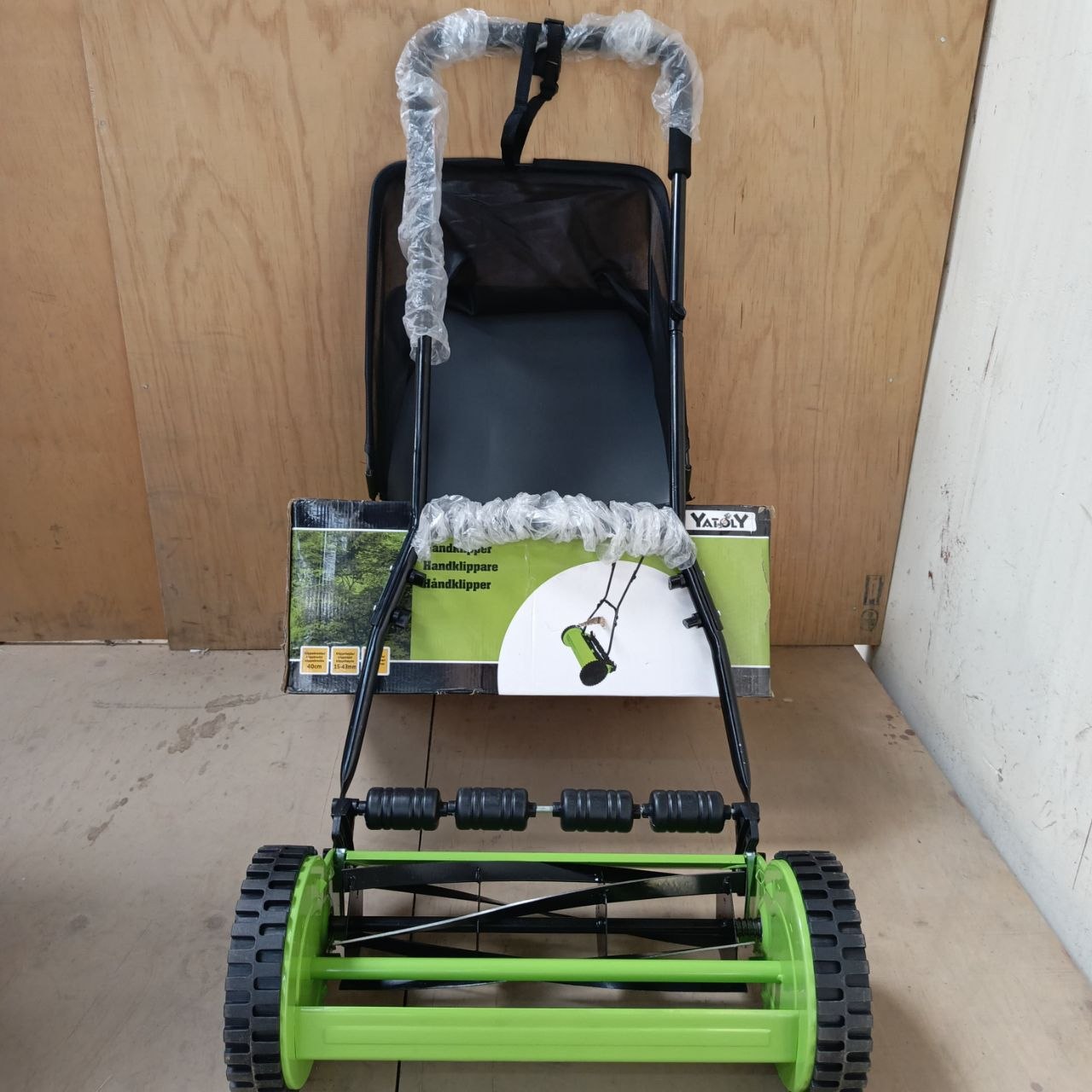 72f1a427-a1cd-4f5d-a587-c482f1cf6c9c Manual Hand Push Cylinder Lawn Mower - Image 1