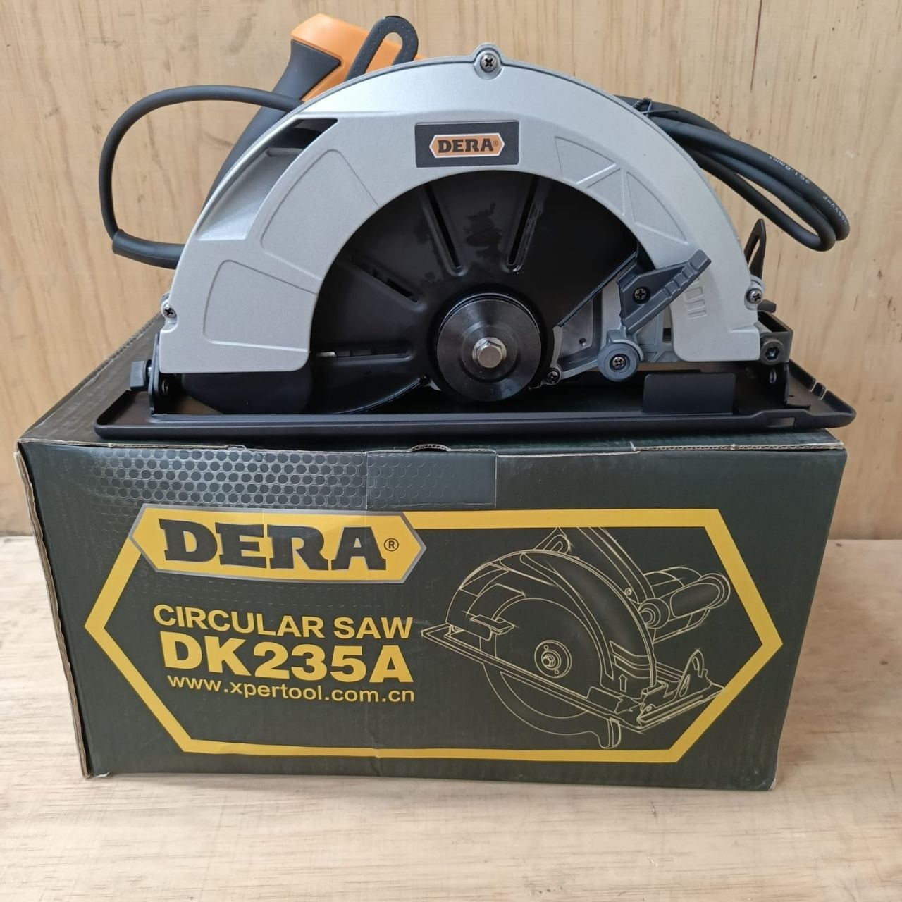cbd7ed65-7393-4502-9025-5806adf9d9c7 Dera model DK235A circular saw 2200W 235mm - Image 1