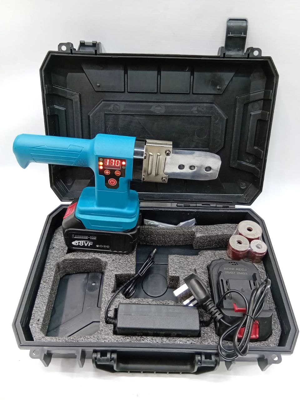 d1001187-3eec-4356-b0f9-734ff10af727 Cordless PPR pipe welding machine - Image 1